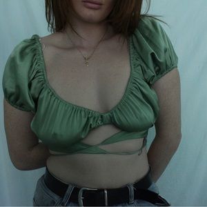 SILK EMERALD PUFFY TOP